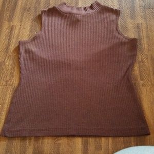 Sleeveless shirt